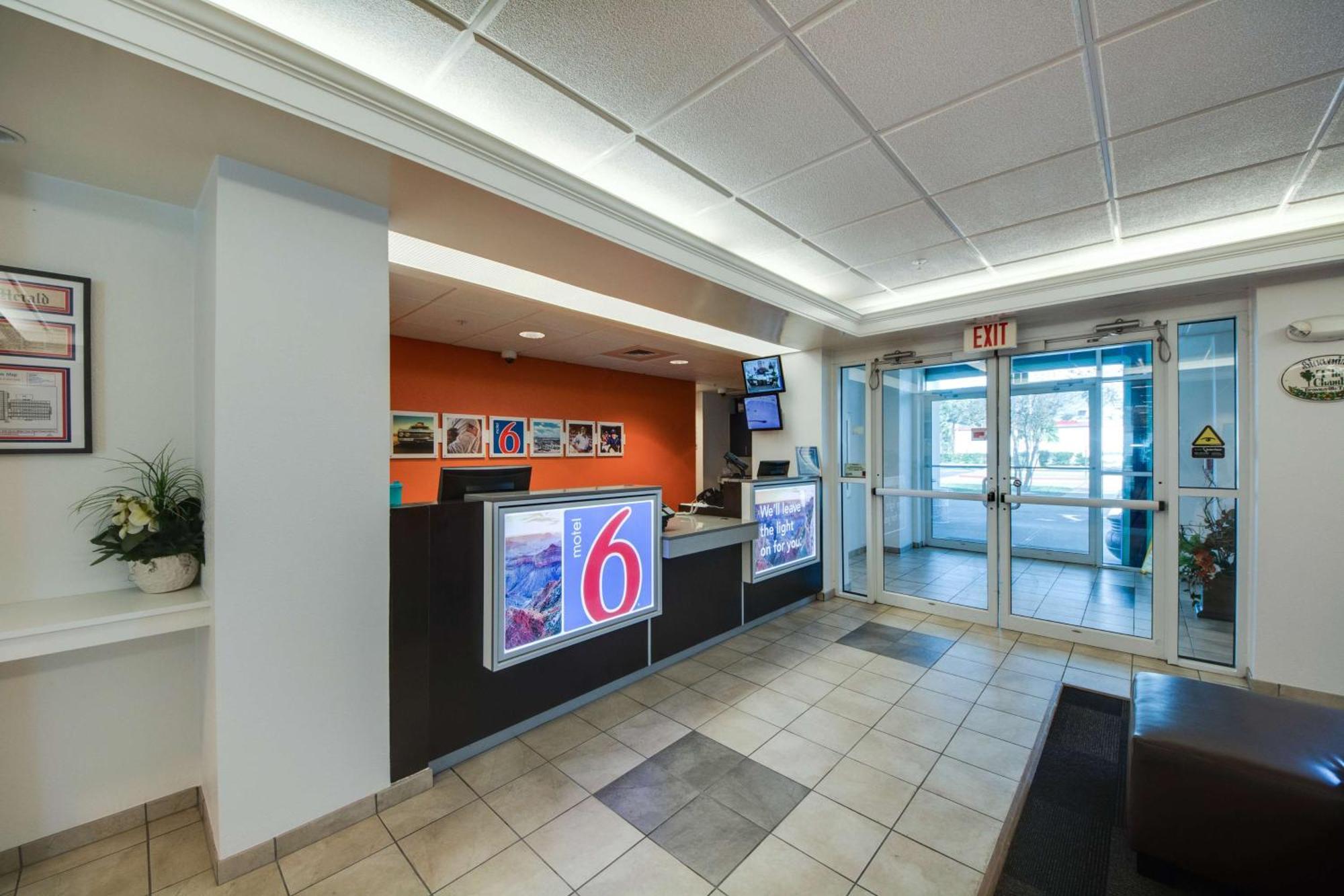 Motel 6-Brownsville, Tx Екстер'єр фото